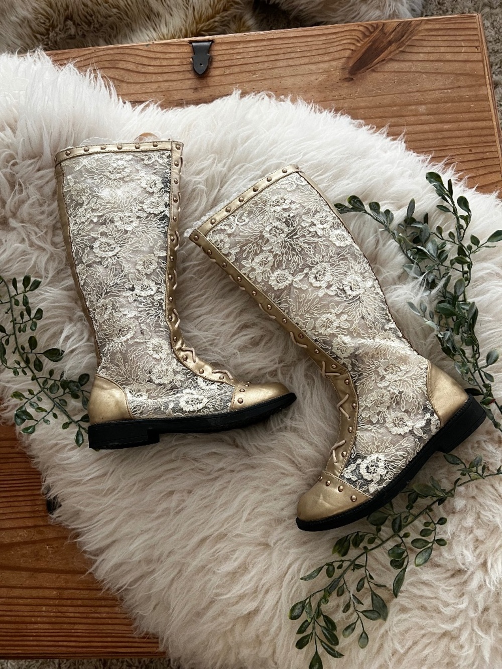 Gramercy Gold Lace Boot Sz 3-4 - Picture 2 of 8